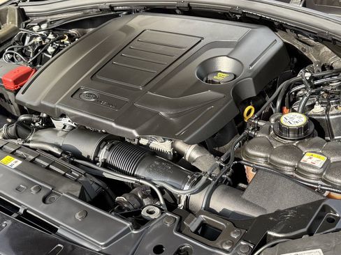 Used 2023 Land Rover Range Rover Velar R-Dynamic S image 9