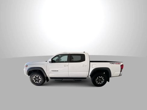 Used 2019 Toyota Tacoma TRD Off-Road AWD/4WD image 5