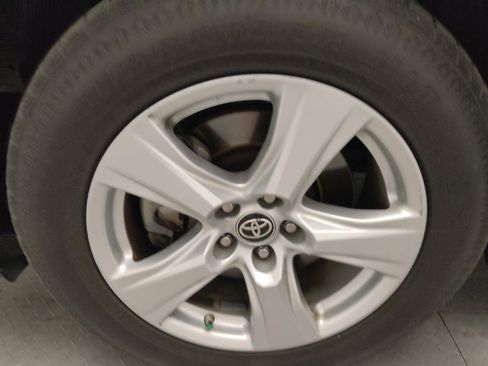 Used 2022 Toyota Highlander L image 31