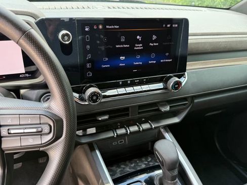 Used 2024 Chevrolet Colorado Trail Boss w/ Technology Package AWD/4WD image 19