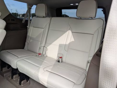 Used 2023 GMC Yukon XL Denali AWD/4WD image 29