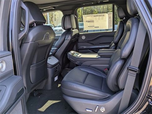 New 2025 Lincoln Navigator Reserve w/ Jet Appearance Package image 13