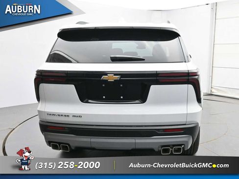 New 2026 Chevrolet Traverse LT image 4