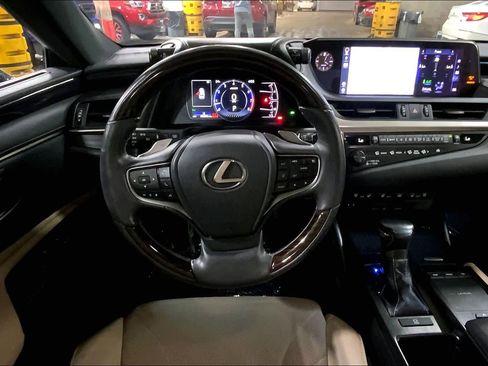 Used 2019 Lexus ES 350 w/ Accessory Package FWD image 6