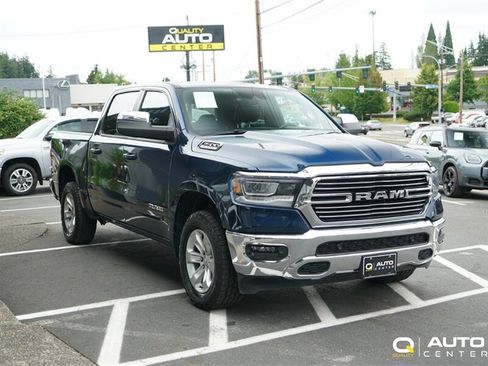 Used 2023 RAM 1500 Laramie AWD/4WD image 3