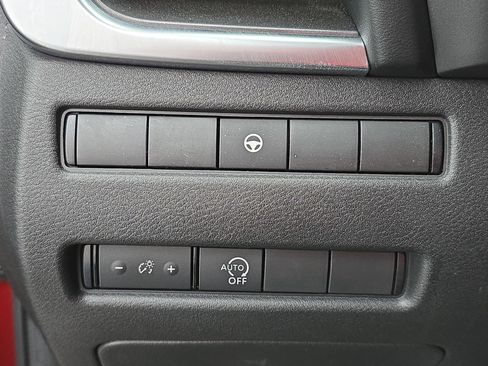 Certified 2023 Nissan Rogue SV image 24