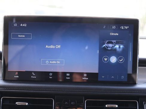 Used 2021 Lincoln Nautilus AWD image 22