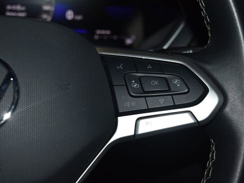 Used 2024 Volkswagen Tiguan SE image 10