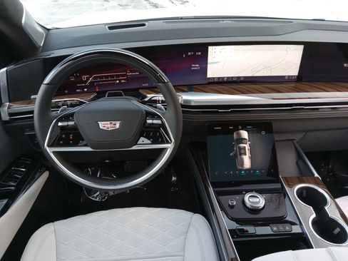 Used 2026 Cadillac Escalade Platinum Sport w/ LPO, ONYX Package image 15