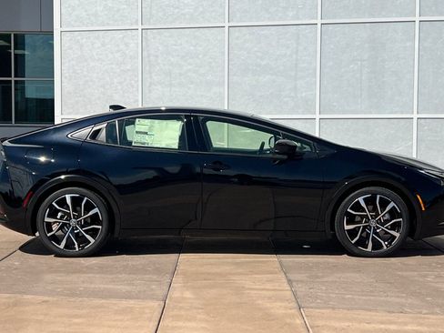 New 2026 Toyota Prius Plug-In Hybrid FWD image 3