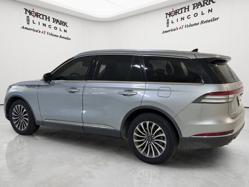 Used 2023 Lincoln Aviator Reserve RWD image 3