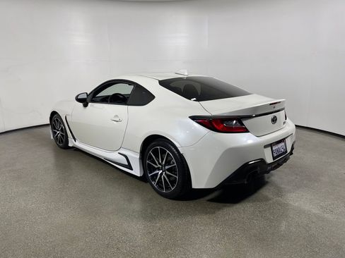 Certified 2022 Toyota GR86 w/ ALL Weather Mat Package (TMS) image 5