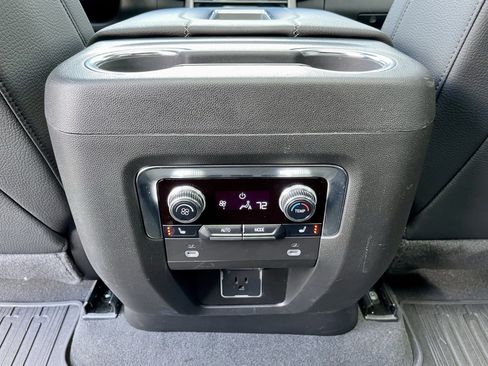 Used 2024 GMC Yukon Denali image 26