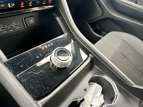 Used 2023 Jeep Grand Cherokee L Laredo image 32