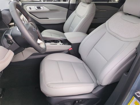 New 2026 Ford Explorer Active image 16