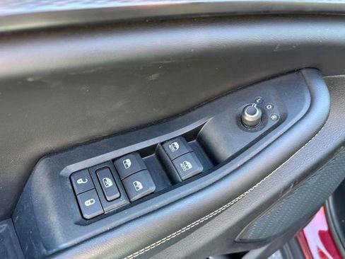 Used 2023 Jeep Grand Cherokee L Laredo image 24