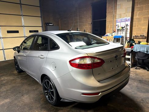 Used 2018 Ford Fiesta SE w/ Equipment Group 201A image 10