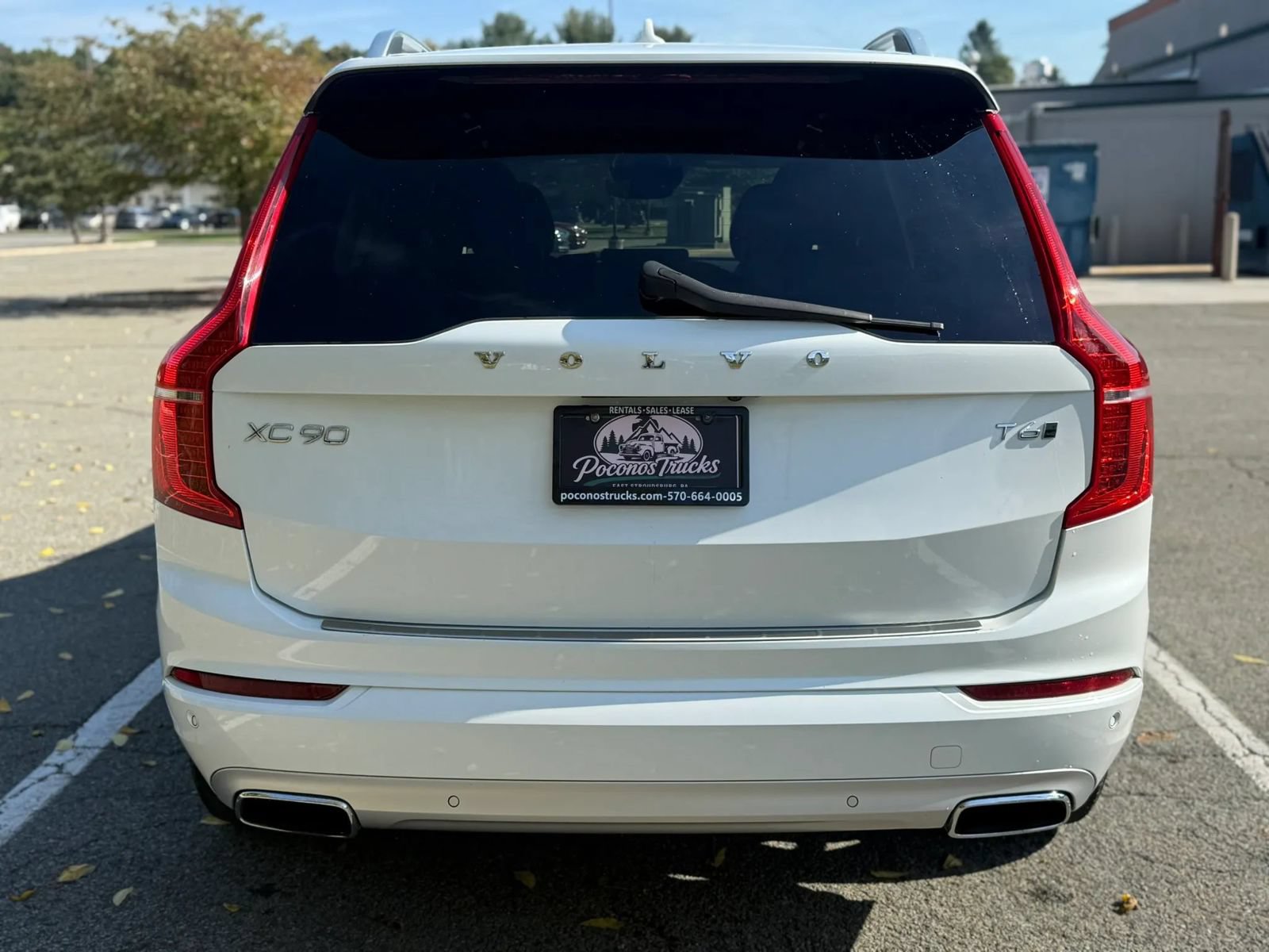 Used 2018 Volvo XC90 T6 Momentum w/ Momentum Plus Package AWD/4WD image 6