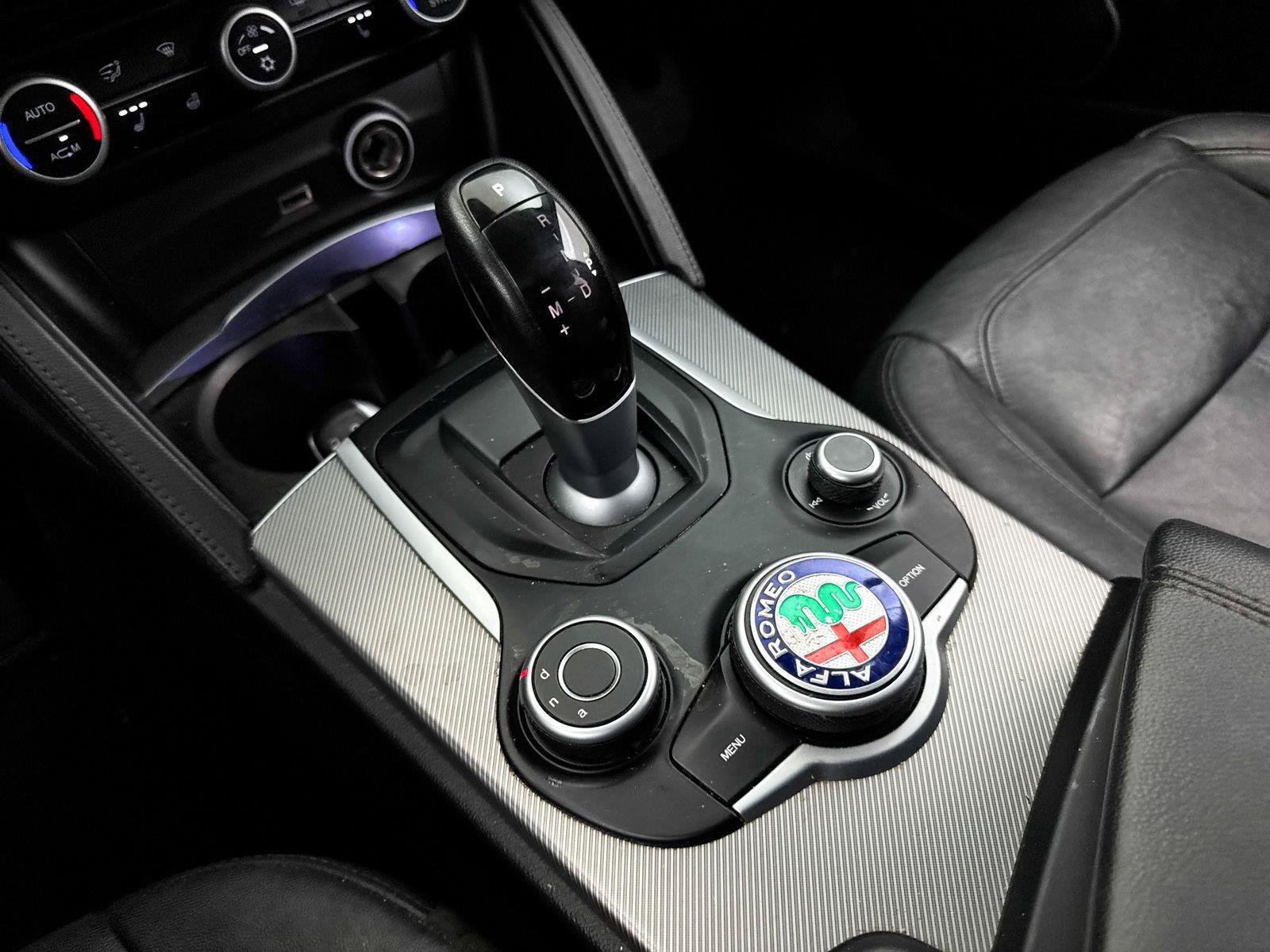 Used 2018 Alfa Romeo Stelvio Sport w/ Quick Order Package 22J Sport AWD/4WD image 23