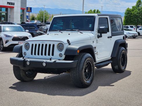 Used 2018 Jeep Wrangler Sport AWD/4WD image 4