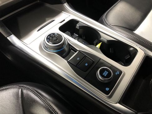 Used 2023 Ford Explorer XLT w/ Equipment Group 202A image 34