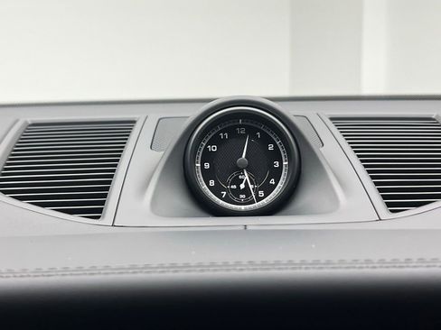 New 2026 Porsche Macan image 12