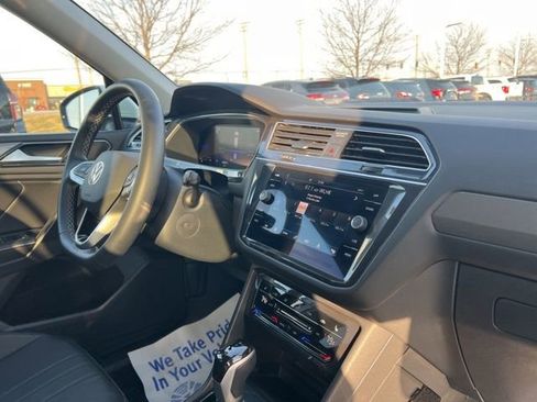 Used 2023 Volkswagen Tiguan SE image 36