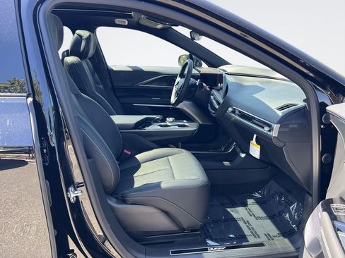 New 2026 Cadillac Lyriq V AWD/4WD image 32