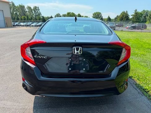 Used 2018 Honda Civic EX image 2