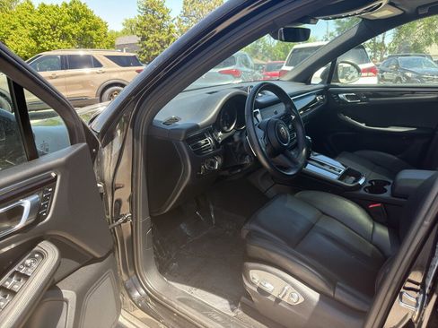 Used 2024 Porsche Macan AWD/4WD image 7