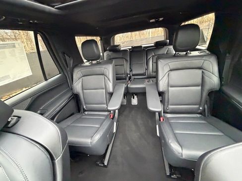 New 2025 Lincoln Navigator L Reserve w/ Jet Appearance Package image 39