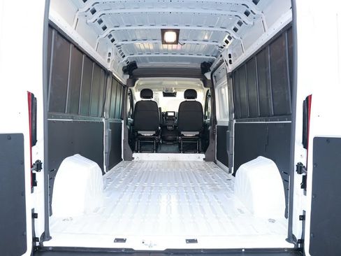 Used 2026 RAM ProMaster 2500 w/ Convenience Group FWD image 32