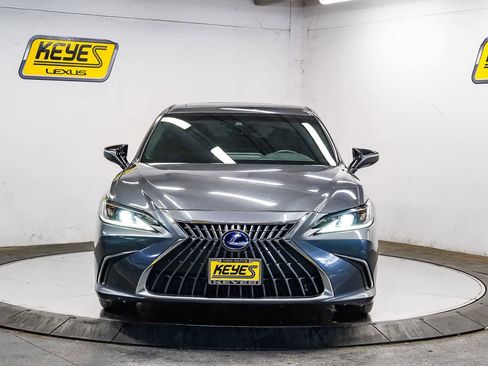 Used 2022 Lexus ES 300h w/ Accessory Package 2 FWD image 6
