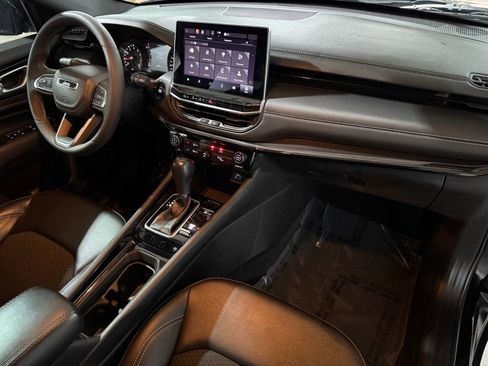 Used 2023 Jeep Compass Altitude image 39