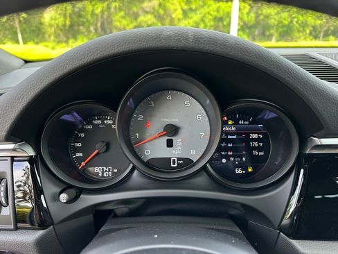 Certified 2020 Porsche Macan S AWD/4WD image 10