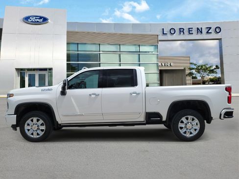 Used 2024 Chevrolet Silverado 2500 High Country w/ High Country Premium Package AWD/4WD image 8