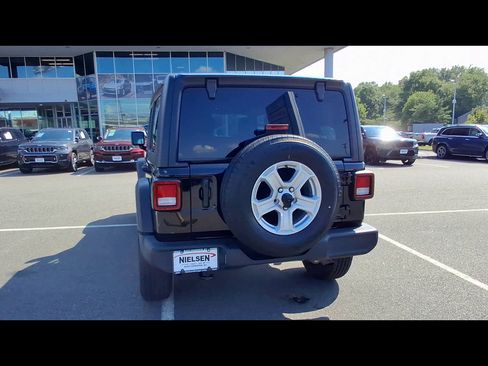 Used 2022 Jeep Wrangler Unlimited Sport AWD/4WD image 7