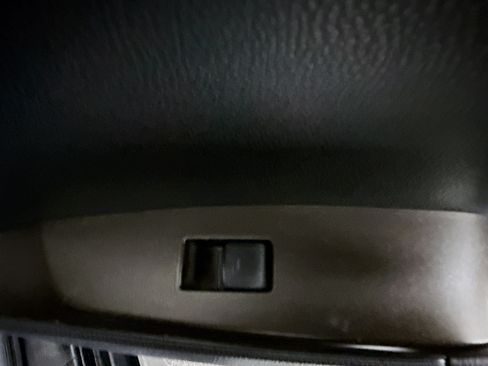 Used 2022 Toyota Camry SE w/ Carpet Mat Package (TMS) FWD image 30