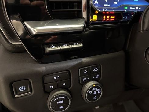Used 2025 Chevrolet Silverado 1500 LTZ w/ LTZ Premium Package AWD/4WD image 15