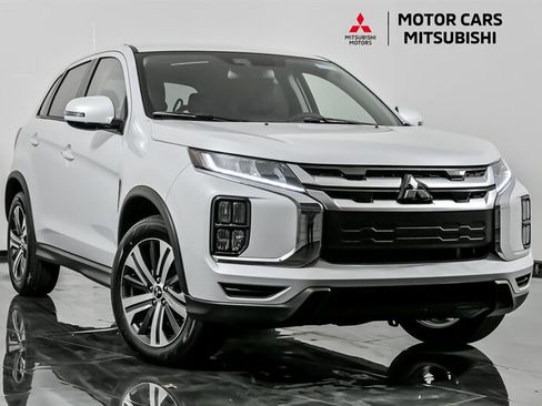 New 2025 Mitsubishi Outlander Sport SE image 1