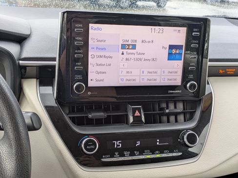 Used 2021 Toyota Corolla LE FWD image 15
