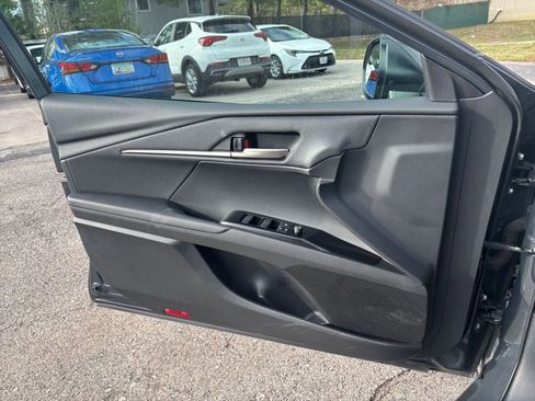 Used 2025 Toyota Camry SE image 20