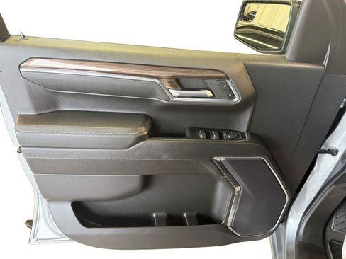 Used 2023 Chevrolet Silverado 1500 RST AWD/4WD image 9