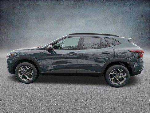 New 2026 Chevrolet Trax LT w/ Driver Confidence Package image 7
