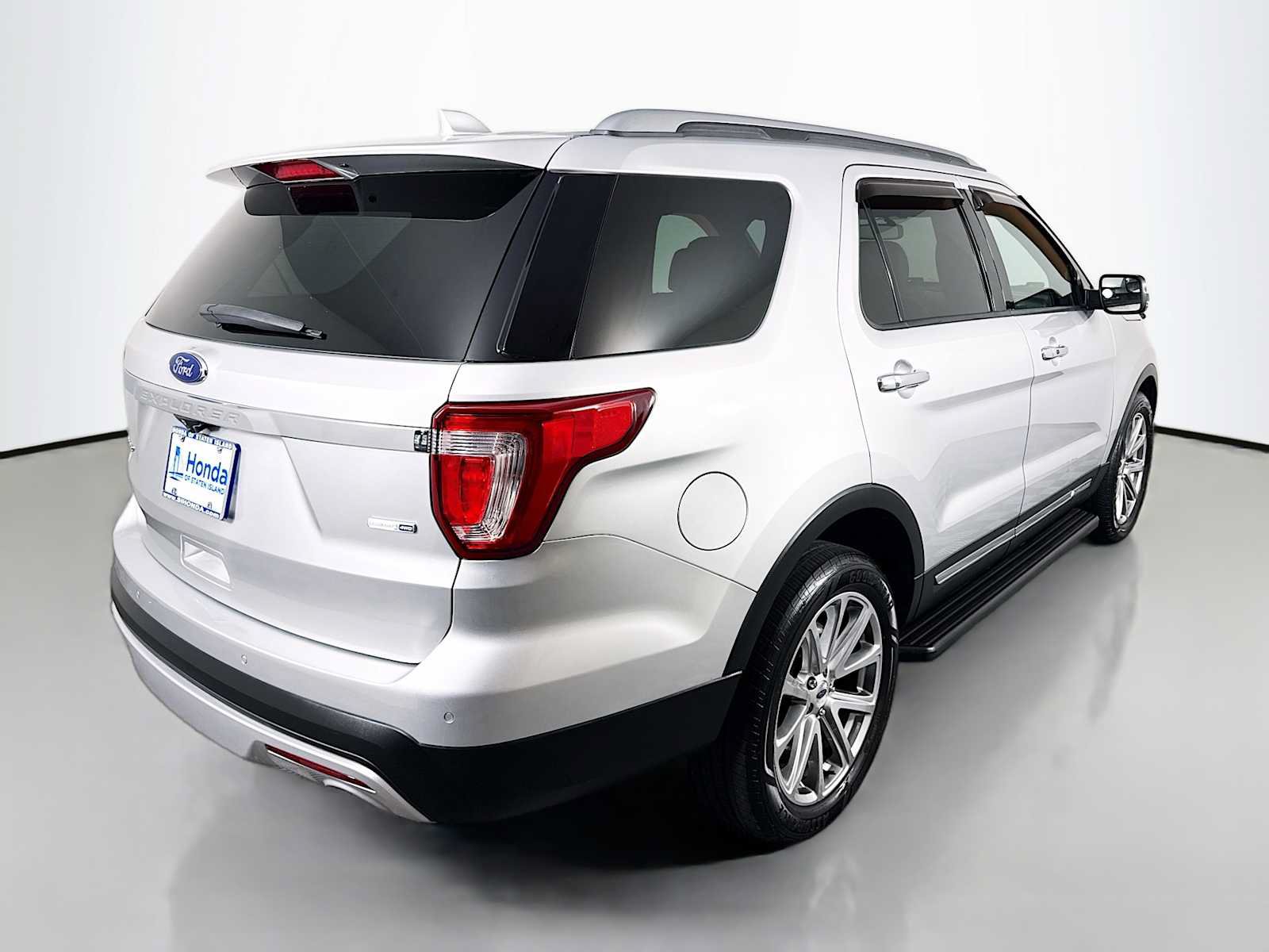 Used 2017 Ford Explorer Limited AWD/4WD image 7