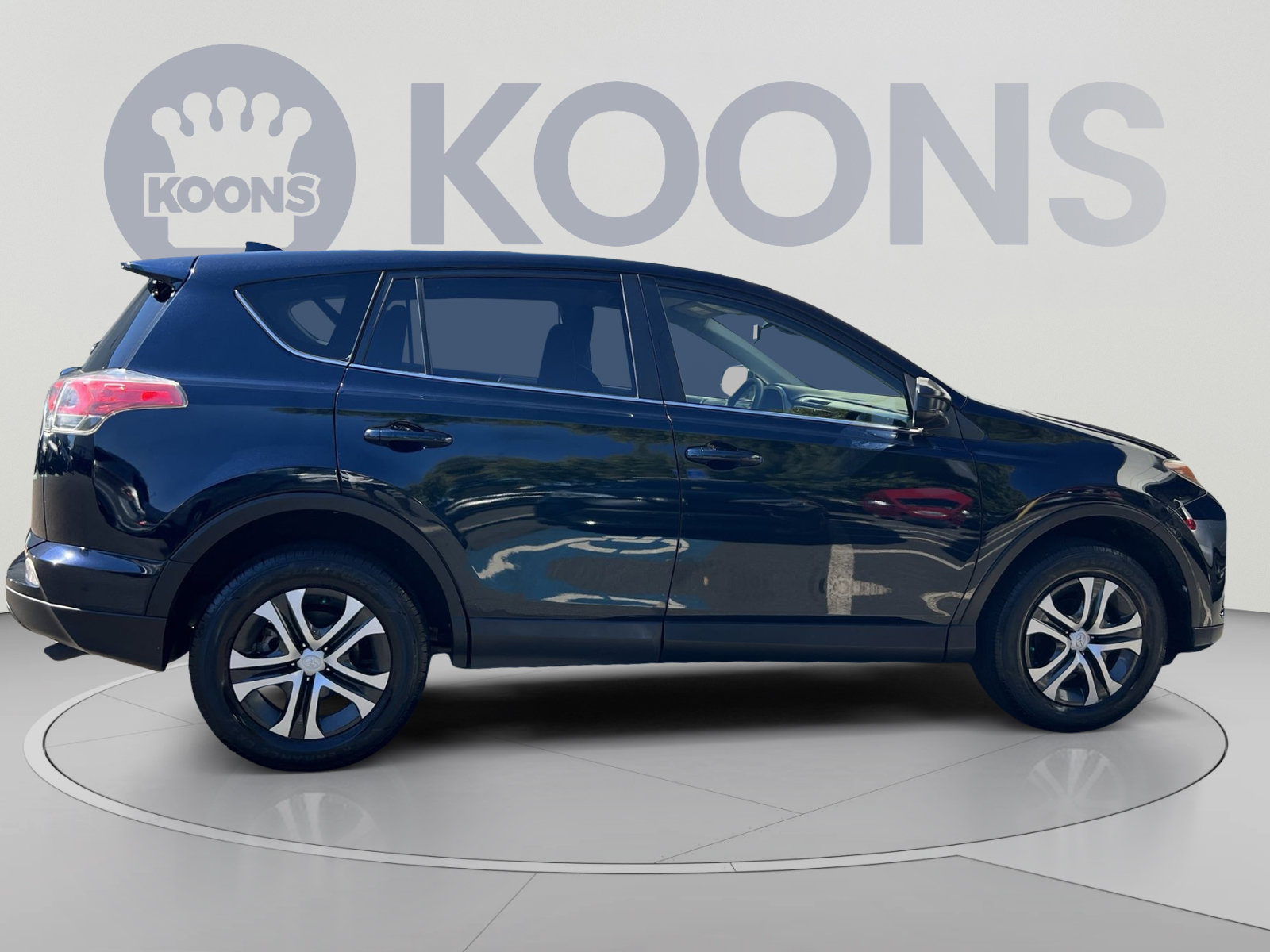 Used 2018 Toyota RAV4 LE w/ All Weather Liner Package AWD/4WD image 8