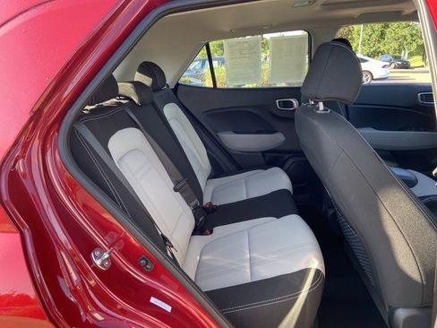 Used 2025 Hyundai Venue SEL FWD image 14