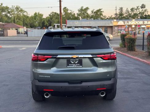 Used 2022 Chevrolet Traverse LT w/ LPO, Floor Liner Package FWD image 5
