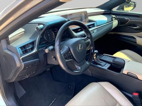 Used 2020 Lexus ES 350 Ultra Luxury w/ Accessory Package 2 FWD image 18