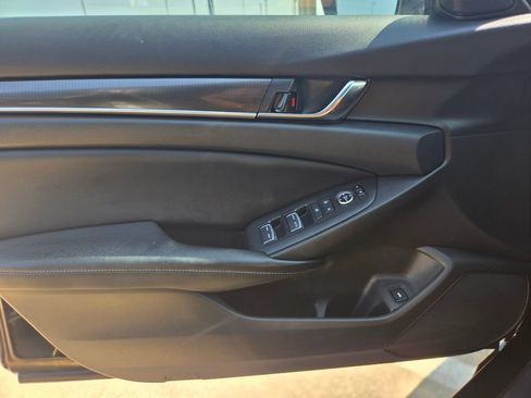 Used 2018 Honda Accord Sport image 24